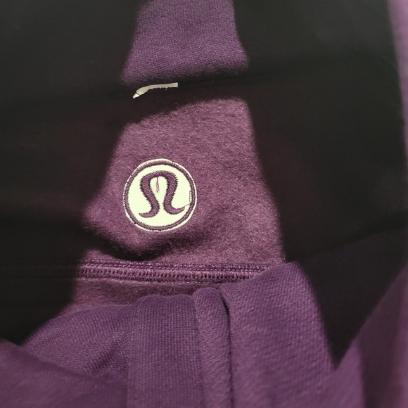 Lululemon - Picture 2 of 2